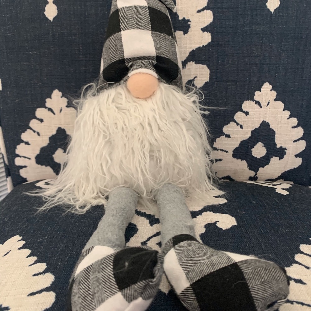 New gnome holiday display check